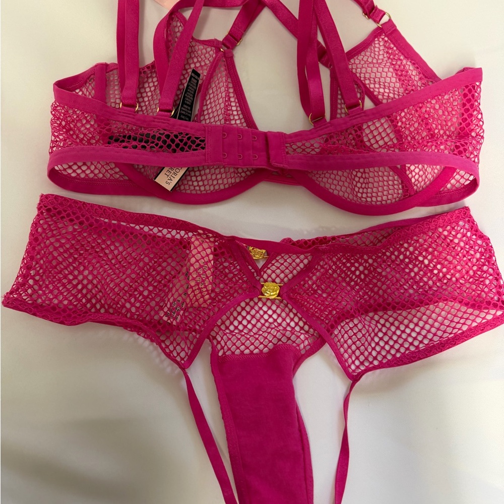 VICTORIA'S SECRET Low Cut Demi BRA V-STRING Panty Set Pink Fishnet Open Cup NWT - Picture 4 of 6